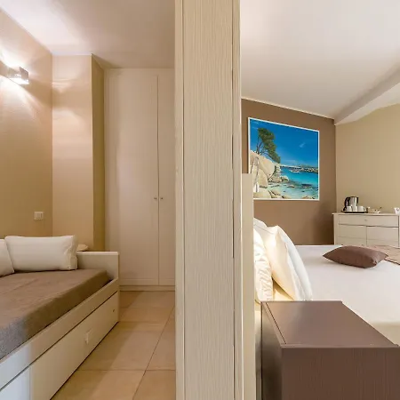 Giglio Di Chia 3* ドームス・デ・マリーア