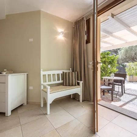 Giglio Di Chia ドームス・デ・マリーア