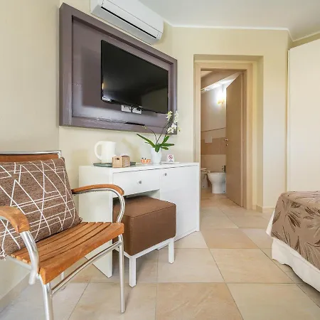 Giglio Di Chia Couette-café Domus De Maria