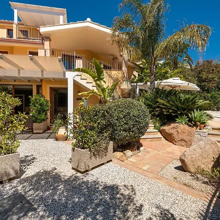 Bed & Breakfast Giglio Di Chia Domus De Maria