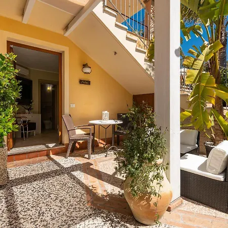 Giglio Di Chia Couette-café Domus De Maria